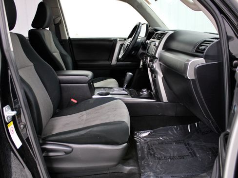 Used 2015 Toyota 4Runner SR5 AWD/4WD image 26