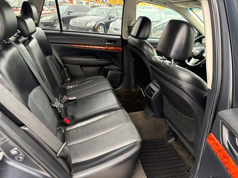 Used 2011 Subaru Outback 2.5i Limited image 36