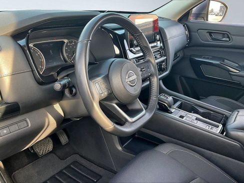 Certified 2024 Nissan Pathfinder SV image 15