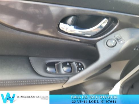 Used 2019 Nissan Rogue SV w/ Premium Package AWD/4WD image 13