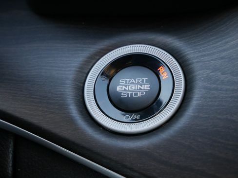 New 2025 Jeep Grand Cherokee L Limited w/ Black Appearance Package image 20