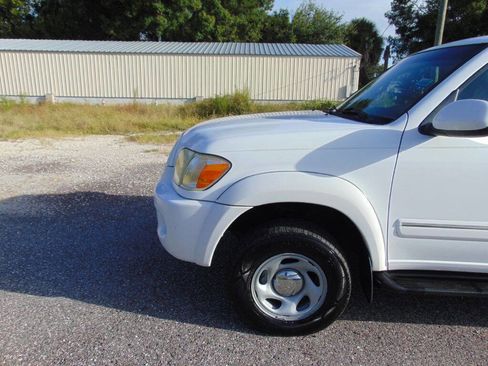 Used 2005 Toyota Sequoia SR5 image 5