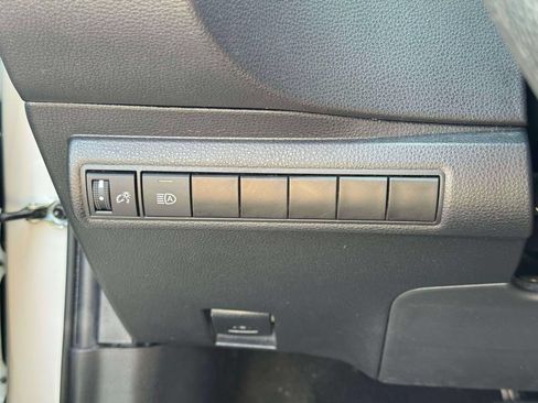 Used 2025 Toyota Corolla LE w/ Convenience Package FWD image 21