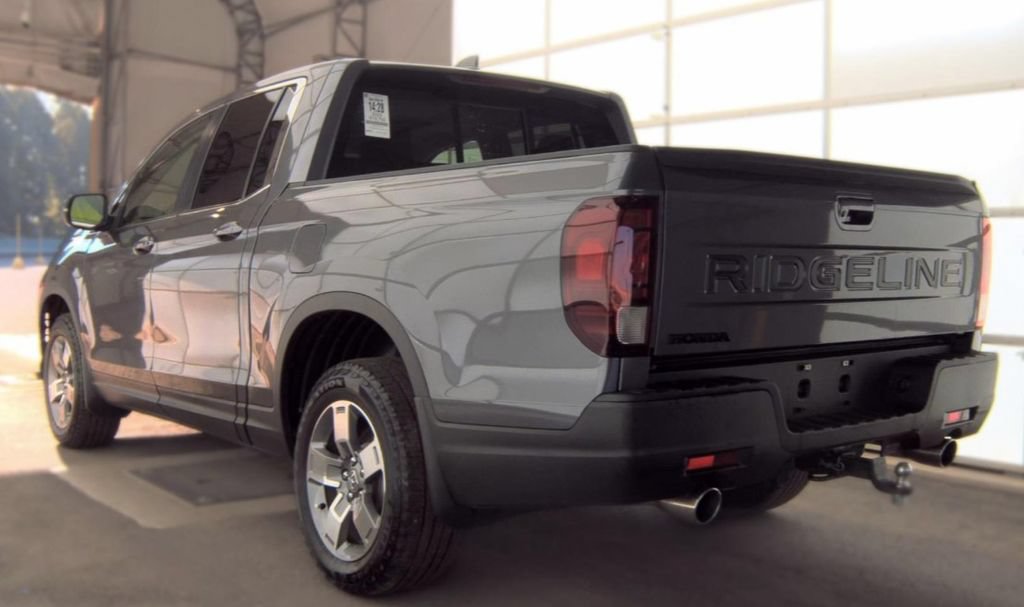 Used 2025 Honda Ridgeline RTL image 4