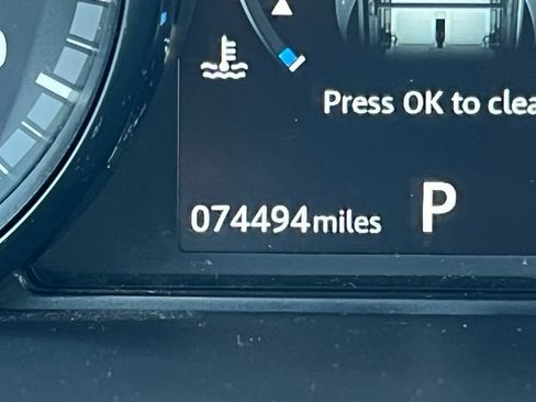 Used 2019 Land Rover Discovery Sport SE AWD/4WD image 26