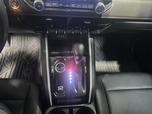 Used 2023 Chevrolet Colorado LT w/ LT Convenience Package III image 13