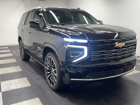 Used 2025 Chevrolet Tahoe High Country AWD/4WD image 23