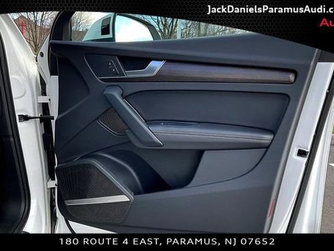 Used 2023 Audi Q5 e Premium Plus w/ Premium Plus Package image 16