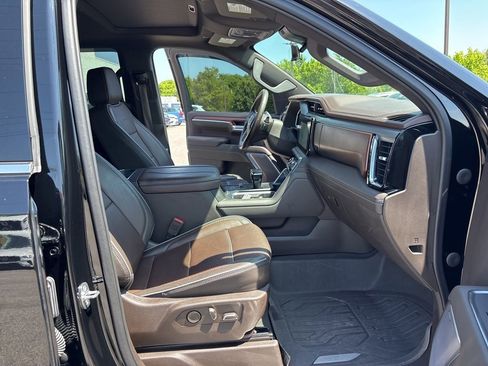Used 2023 GMC Sierra 1500 Denali w/ Denali Reserve Package AWD/4WD image 22