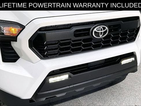 Used 2025 Toyota Tacoma TRD Off-Road AWD/4WD image 38