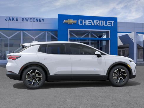 New 2026 Chevrolet Equinox EV LT image 5