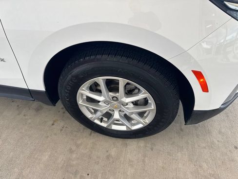 Used 2022 Chevrolet Equinox LT FWD image 4