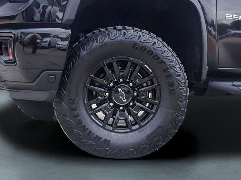 Certified 2025 Chevrolet Silverado 2500 ZR2 w/ Technology Package image 4