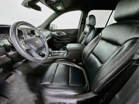 Used 2023 Chevrolet Traverse LT FWD image 13