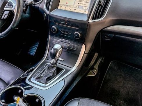Used 2017 Ford Edge SEL w/ Equipment Group 201A image 30