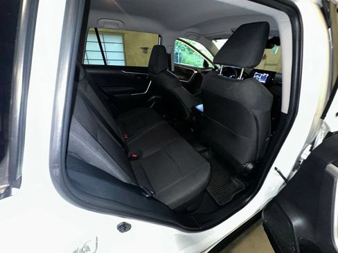 Used 2020 Toyota RAV4 LE w/ All Weather Liner Package AWD/4WD image 29