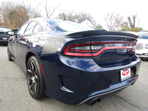 Used 2017 Dodge Charger R/T image 5