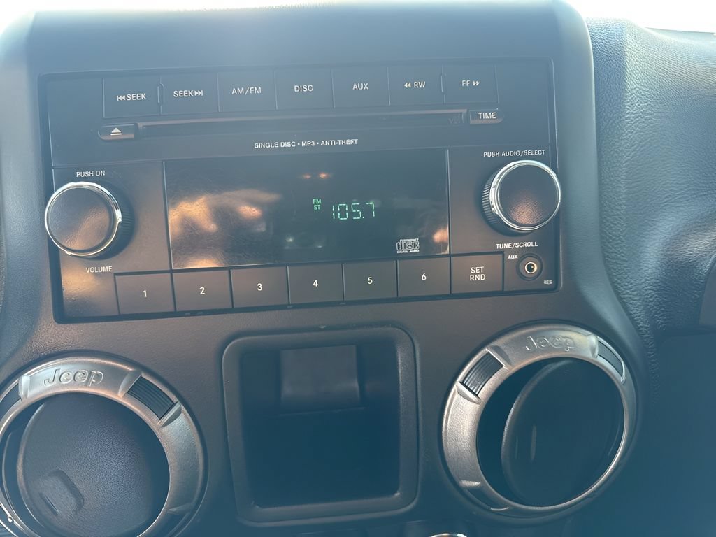 Used 2018 Jeep Wrangler Sport AWD/4WD image 16