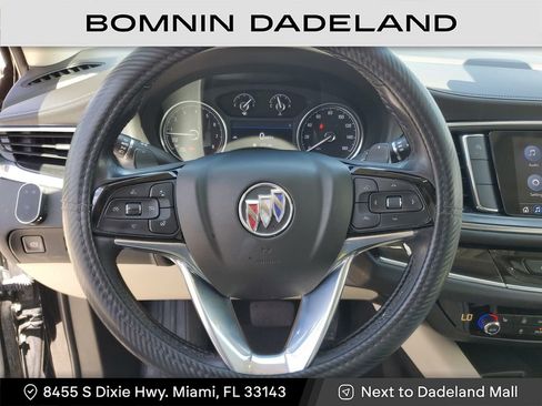 Used 2023 Buick Enclave Essence image 19