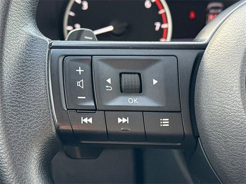 Certified 2024 Nissan Rogue SV image 30