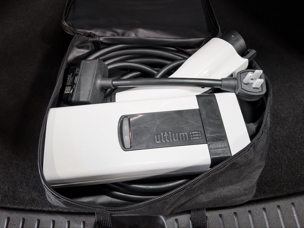 Used 2023 Chevrolet Bolt LT w/ Infotainment Package FWD image 6