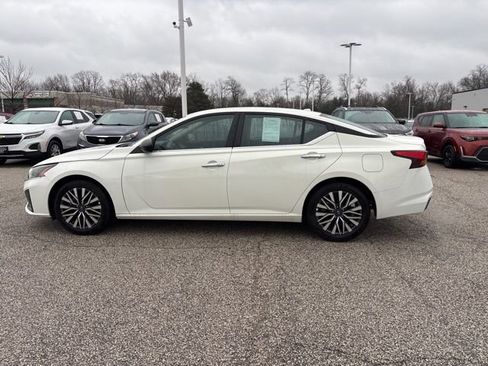 Used 2025 Nissan Altima 2.5 SV image 8