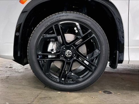 New 2026 Volkswagen Tiguan SE R-Line image 14