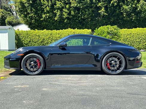 New 2026 Porsche 911 Carrera GTS image 2