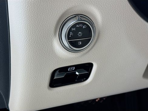 New 2026 Mercedes-Benz C 300 Sedan image 11