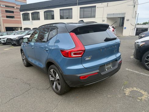 Certified 2023 Volvo XC40 Recharge Plus image 4