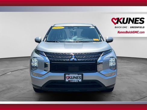 Used 2022 Mitsubishi Outlander ES AWD/4WD image 4