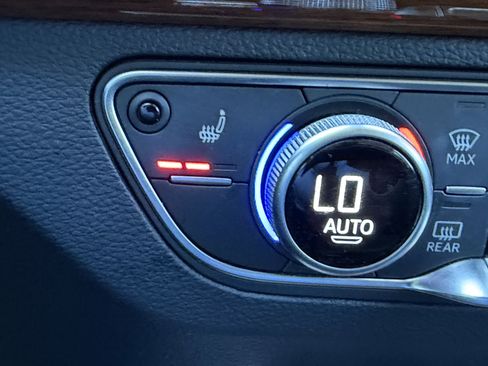 Used 2023 Audi Q5 2.0T Premium w/ Convenience Package image 21