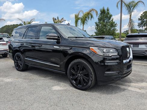 Certified 2024 Lincoln Navigator Reserve image 3