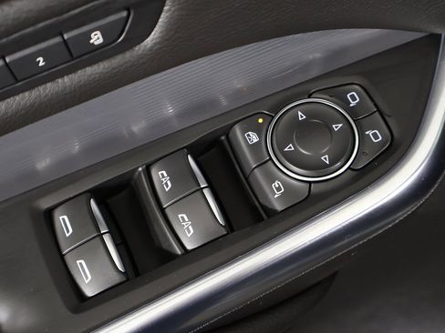 Used 2024 Cadillac XT4 Premium Luxury image 37