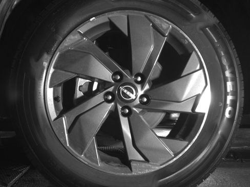 Used 2025 Nissan Rogue SV image 12