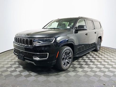 Used 2024 Jeep Wagoneer L Series II w/ Flexible Seating Group image 4