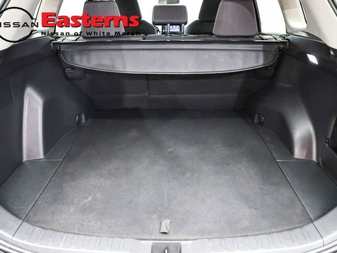 Used 2023 Toyota RAV4 XLE FWD image 9