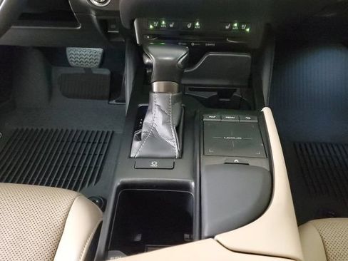 Used 2021 Lexus ES 250 w/ Premium Package AWD/4WD image 19