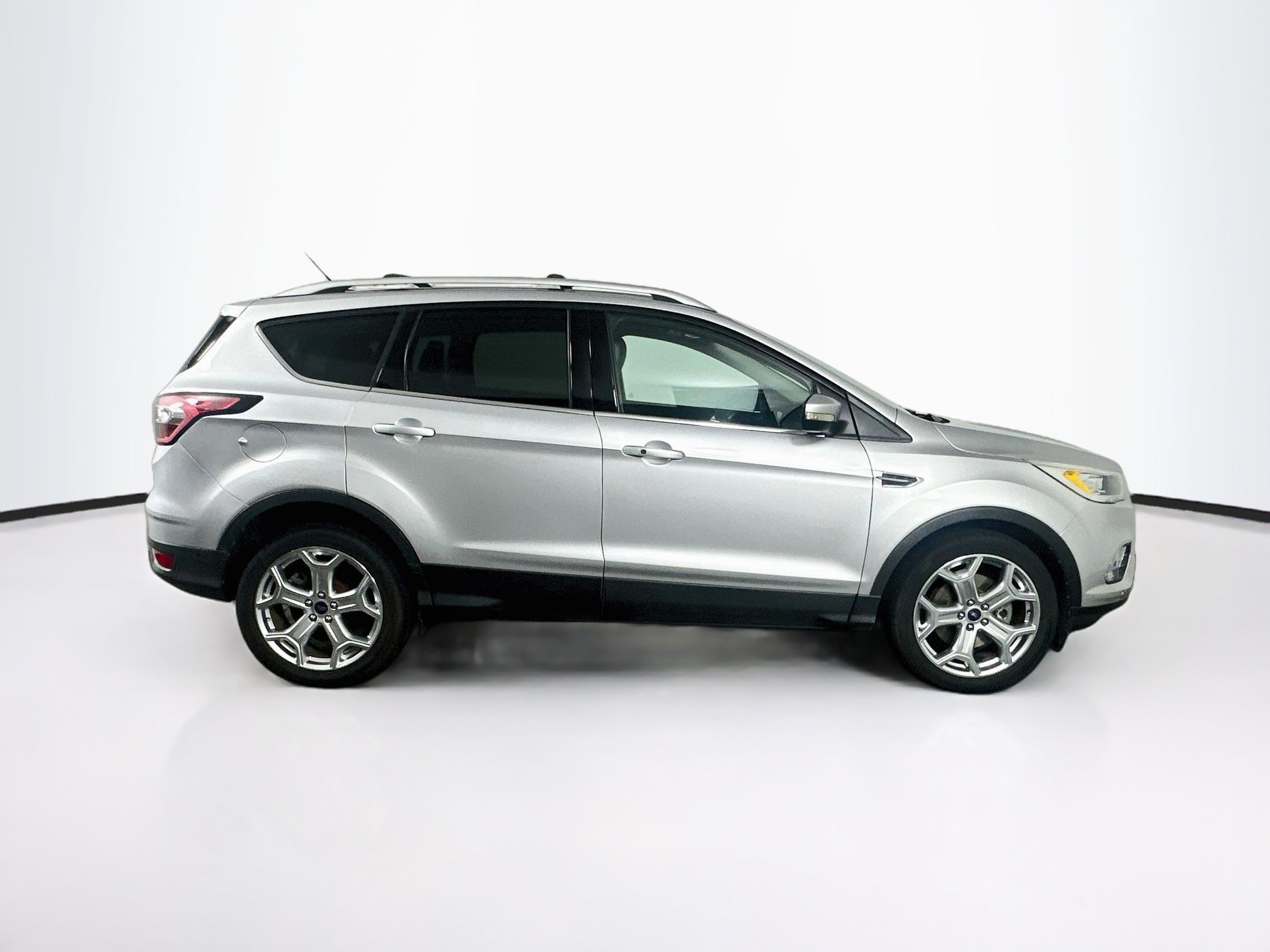 Used 2017 Ford Escape Titanium w/ Equipment Group 301A FWD image 10