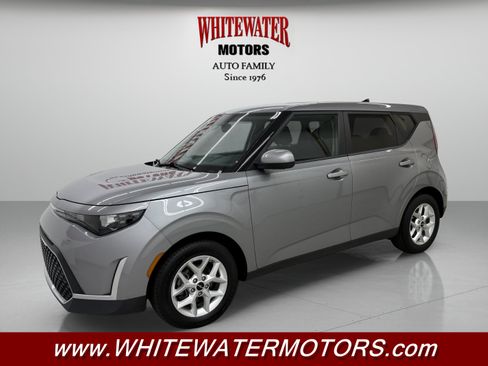 Used 2023 Kia Soul LX w/ Option Group 015 FWD image 1