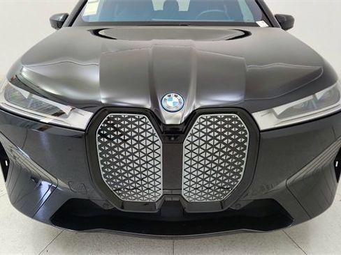 Used 2024 BMW iX xDrive50 w/ Sport Package image 8