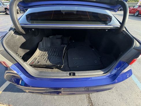 Used 2018 Toyota Camry LE w/ Convenience Package FWD image 34