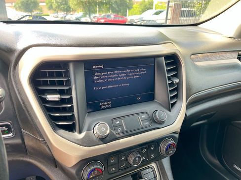 Used 2022 GMC Acadia Denali w/ Denali Ultimate Package image 14