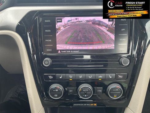 Used 2021 Volkswagen Passat 2.0T SE image 11