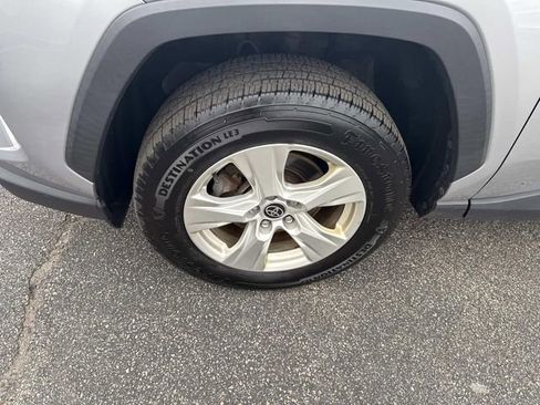 Used 2021 Toyota RAV4 XLE w/ Convenience Package image 17