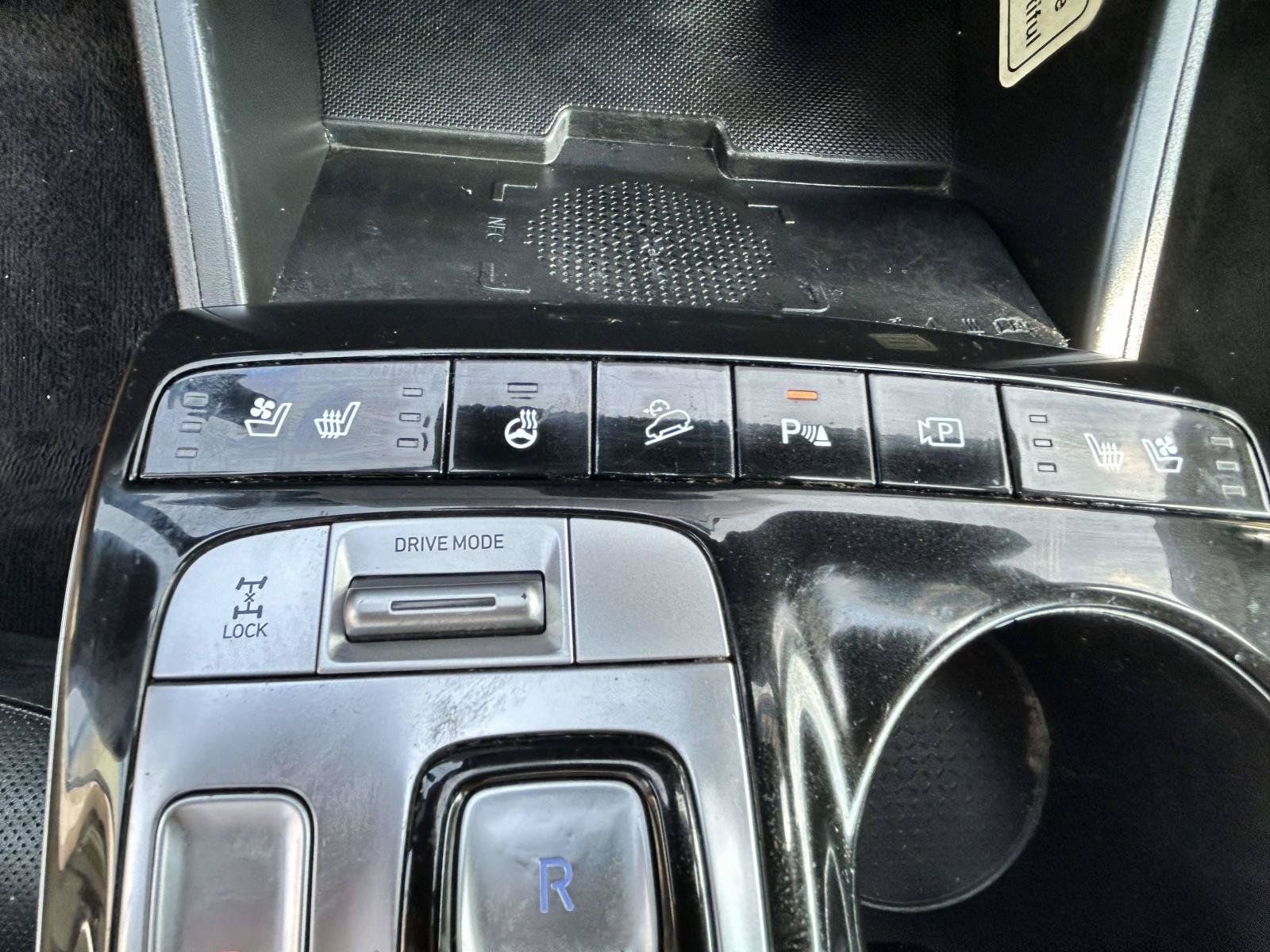 Used 2022 Hyundai Tucson Limited AWD/4WD image 19