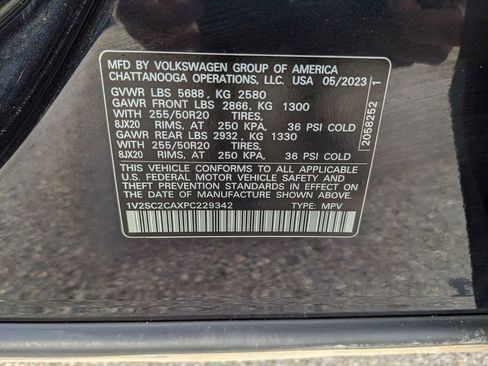 Certified 2023 Volkswagen Atlas Cross Sport SEL R-Line image 37