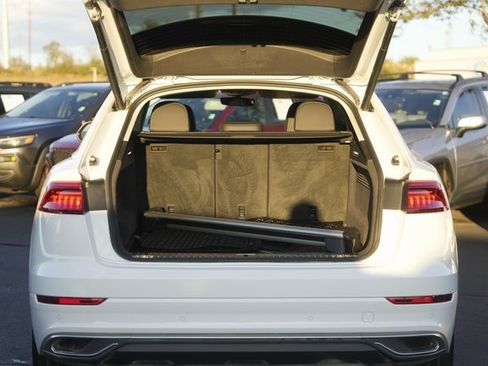 Used 2023 Audi Q8 Prestige image 31