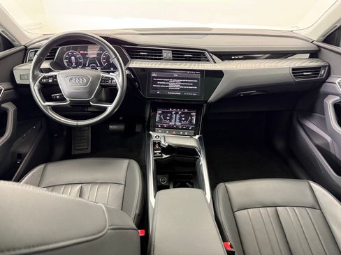 Used 2022 Audi e-tron Premium w/ Convenience Plus Package image 17