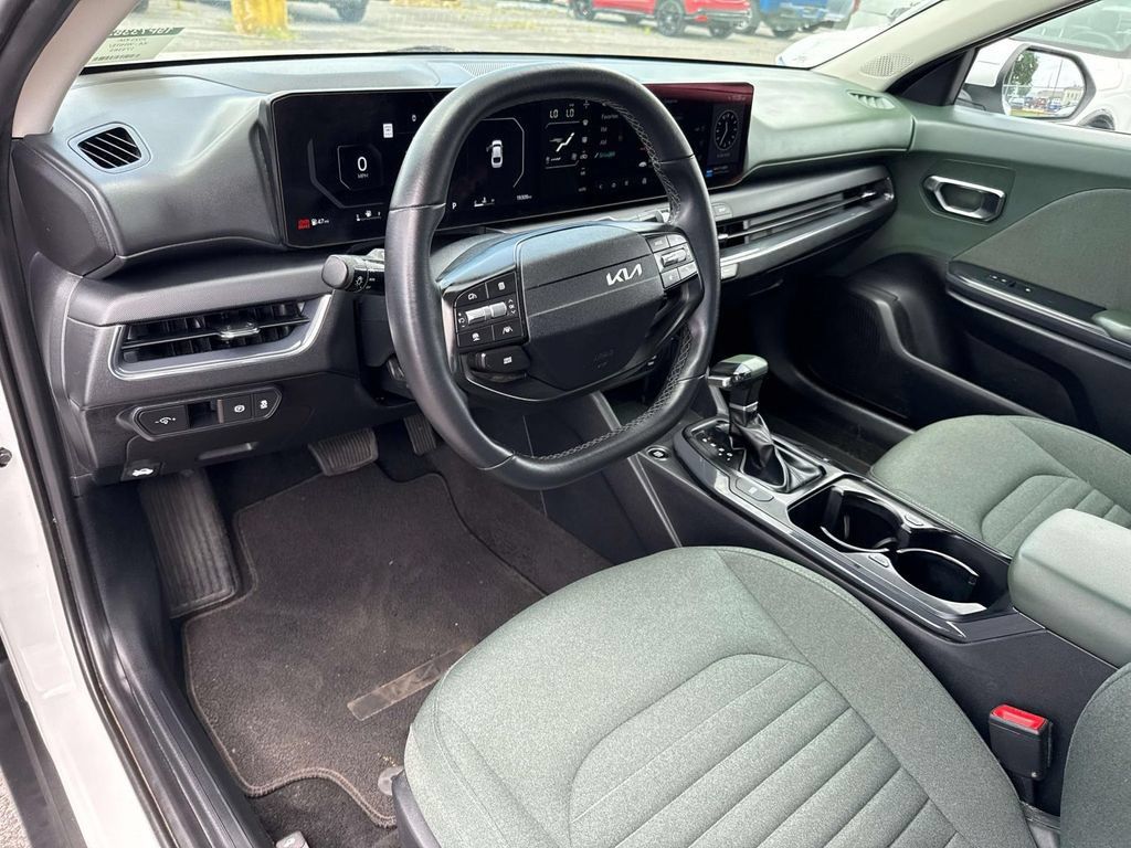 Certified 2025 Kia K4 GT-Line Turbo FWD image 22